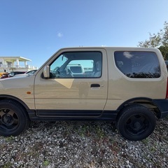 SUZUKI ジムニー 4WDの画像