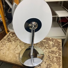 メーカー不明　卓上　鏡　横幅18㎝奥行15㎝高さ33㎝くらいの画像