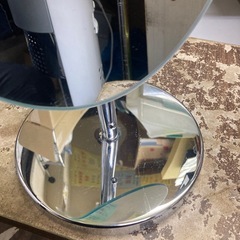 メーカー不明　卓上　鏡　横幅18㎝奥行15㎝高さ33㎝くらいの画像