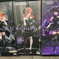 Bi Cute Dark フィギュア　3体の画像