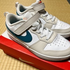 NIKE スニーカー　22cmの画像