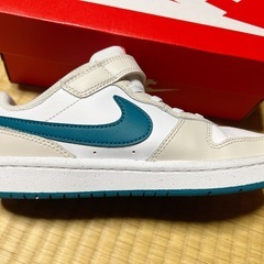 NIKE スニーカー　22cmの画像