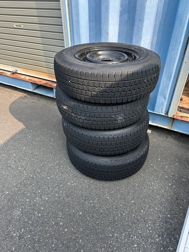 200系ハイエーススタッドレスタイヤホイールセット

