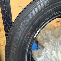溝ほぼ新品並み🟦ブリヂストン タイヤのみ4本　の画像