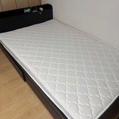 ベッド（セミダブル）の画像