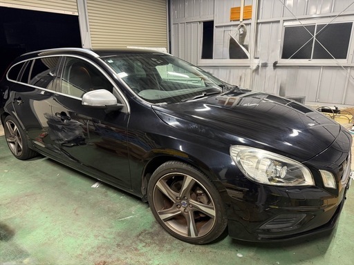 ボルボ V60 T4 Rデザイン 黒革 18インチAW ナビ ボルボ V60 T4 R