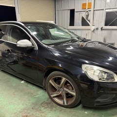 ボルボ V60 T4 Rデザイン 黒革 18インチAW ナビの画像