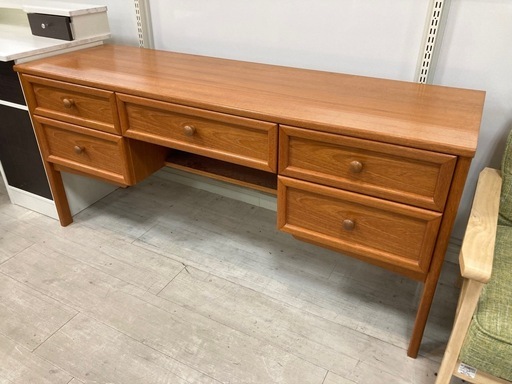 取りに来れる方限定！引き出し付きデスクです！