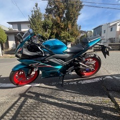 ヤマハ YZF-R25の画像