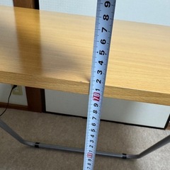 折りたためるテーブルの画像