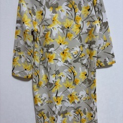 膝上ワンピースの画像