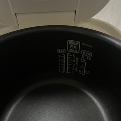 炊飯器の画像