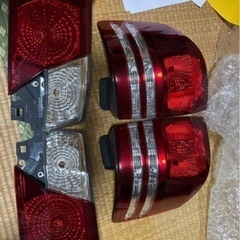 アルファード10系 テールランプ グリル(純正)の画像
