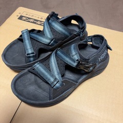 HOKA サンダルの画像