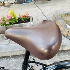 『ＳＡＬＥ　３０％』　折りたたみ自転車　２０インチ　6変速　カゴ　付き　黒　配達可能の画像