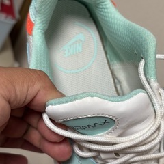 レディース スニーカーの画像