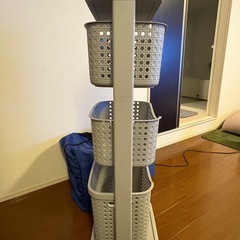 ランドリーバスケット 3段 キャスター スリム メッシュ 大容量 天板 4段 グレーの画像