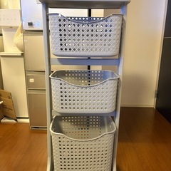 ランドリーバスケット 3段 キャスター スリム メッシュ 大容量 天板 4段 グレーの画像