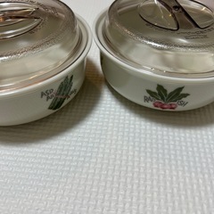 2月17日まで⭕️　食器　保存容器　蓋付き　2点の画像