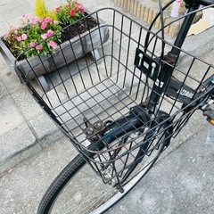 『ＳＡＬＥ　３０％』　ママチャリ　２６インチ　ライト　カゴ　付き　黒　配達可能の画像