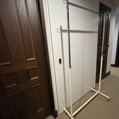 ハンガーラックの画像