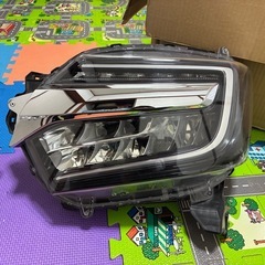 N-BOX カスタム　純正　LED ヘッドライト　JF3 　JF4　左右の画像