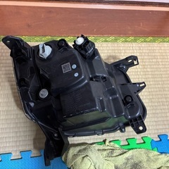N-BOX  JF3 　純正　左　ヘッドライトの画像