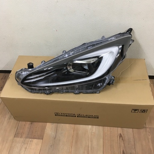 トヨタ  アクアG R SPORTS左ヘッドライト‼️