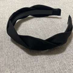 クロスデザインカチューシャの画像