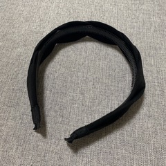 クロスデザインカチューシャの画像