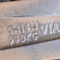 16インチ　スタッドレス　215/60R16 PCD114.3 16×6.5jの画像