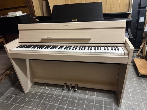 新品同様2023年製YAMAHA電子ピアノ　YDP-S35 WA 木彫白い美品　アリウス 