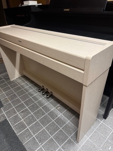 新品同様2023年製YAMAHA電子ピアノ　YDP-S35 WA 木彫白い美品　アリウス 