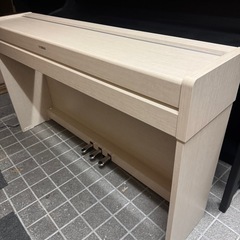 新品同様2023年製YAMAHA電子ピアノ　YDP-S35 WA 木彫白い美品　アリウス の画像