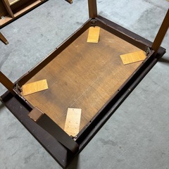 無料　昭和レトロなテーブル　ダイニングテーブル　花柄の画像