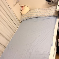 0円IKEAセミダブルマットレスとベッドの画像
