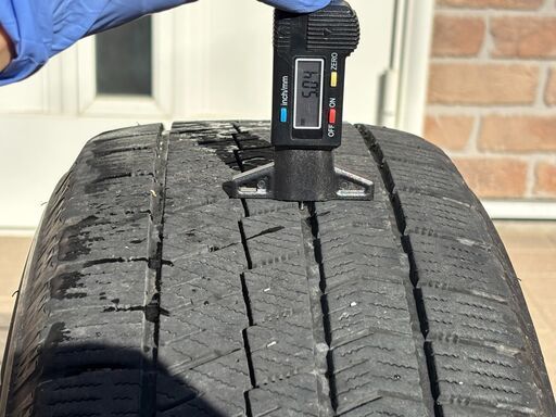 ホイール付きスタッドレスタイヤ２１５／６０Ｒ１６　２０２０年製　ブリヂストン　ブリザックVRX2　BRIDGESTONE BLIZZAK VRX2