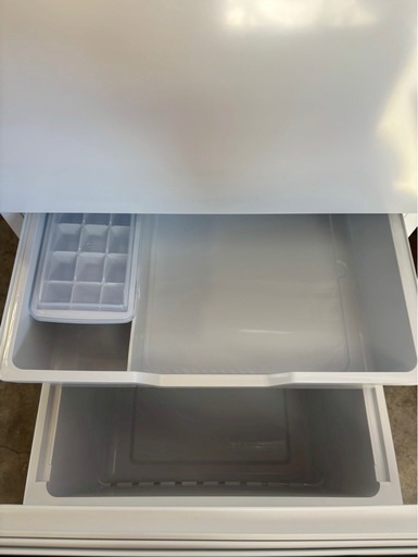 【成約済み】【6ヶ月保証】【美品】Hisense 2ドア冷蔵庫 HR-D13E4W 2025年製135L