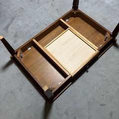 引き出し付きレトロモダンなローテーブル　おしゃれ　アンティークの画像