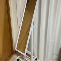 ニトリ　キャスター付き　スタンドミラー　全身鏡　の画像