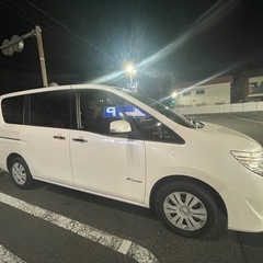 中古車セレナH28の画像