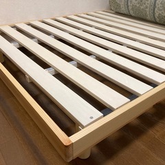 ベッドフレームの画像