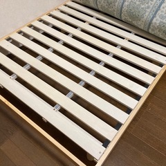 ベッドフレームの画像