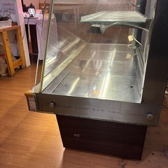 取りに来られる方、あげます！強化ガラスショーケースの画像