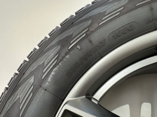 スタッドレスタイヤ＋アルミホイール　235/65R17　4本セット
