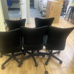 オフィスチェアー5脚の画像