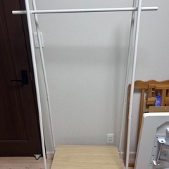 ハンガーラックの画像