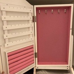 鏡付き 木製キャビネット（ミラー収納）。の画像