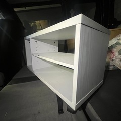 テレビ台　キャスター付き　白の木目調　収納家具　お引き取りをさせて頂きましたが、テレビ台のサイズが合わなかったためやむを得ず出品を致します🙇の画像