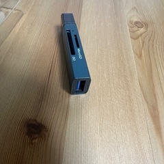 Biyoso（ビヨソ）製のUSB-C 3-in-1カードリーダーです。の画像